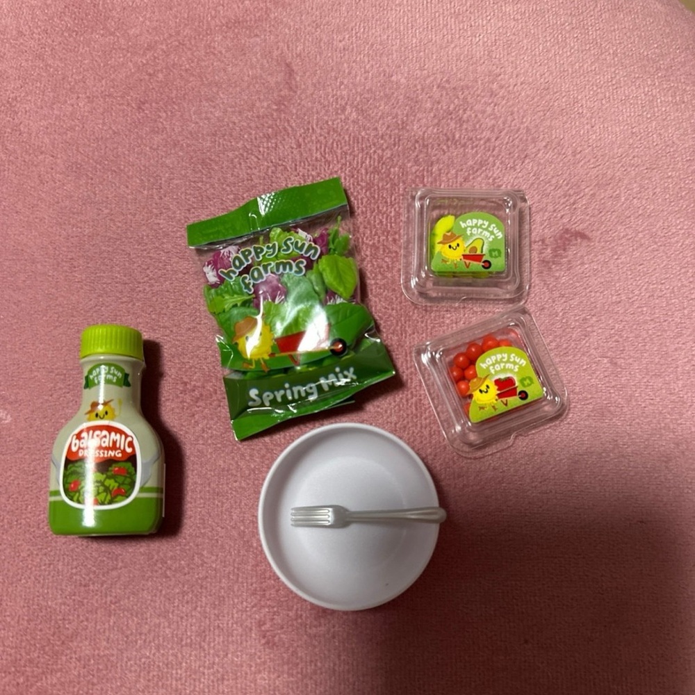 Party Set with Green and Red Accents